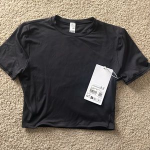 NWT Lululemon Wundermost Crop Tee in Black